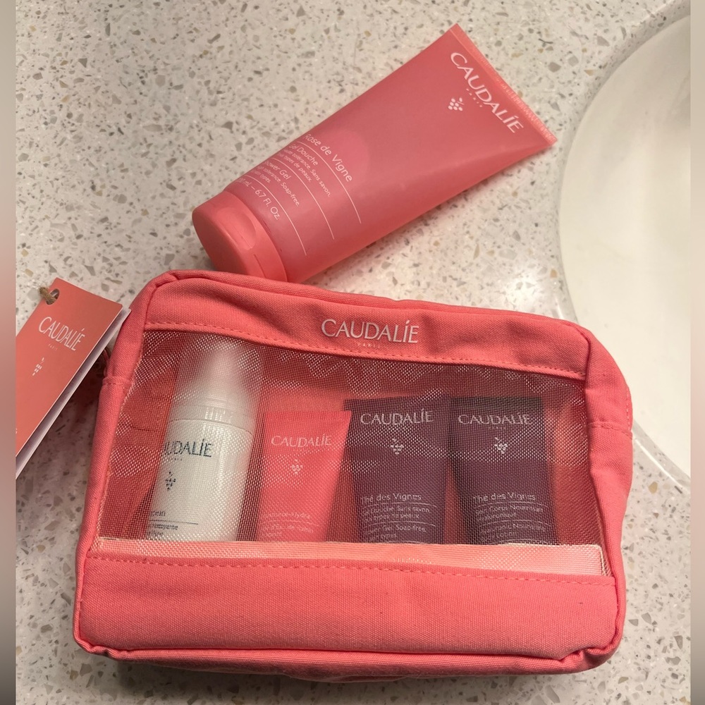 NWT Caudalie Shower Gel and Essentials Kit